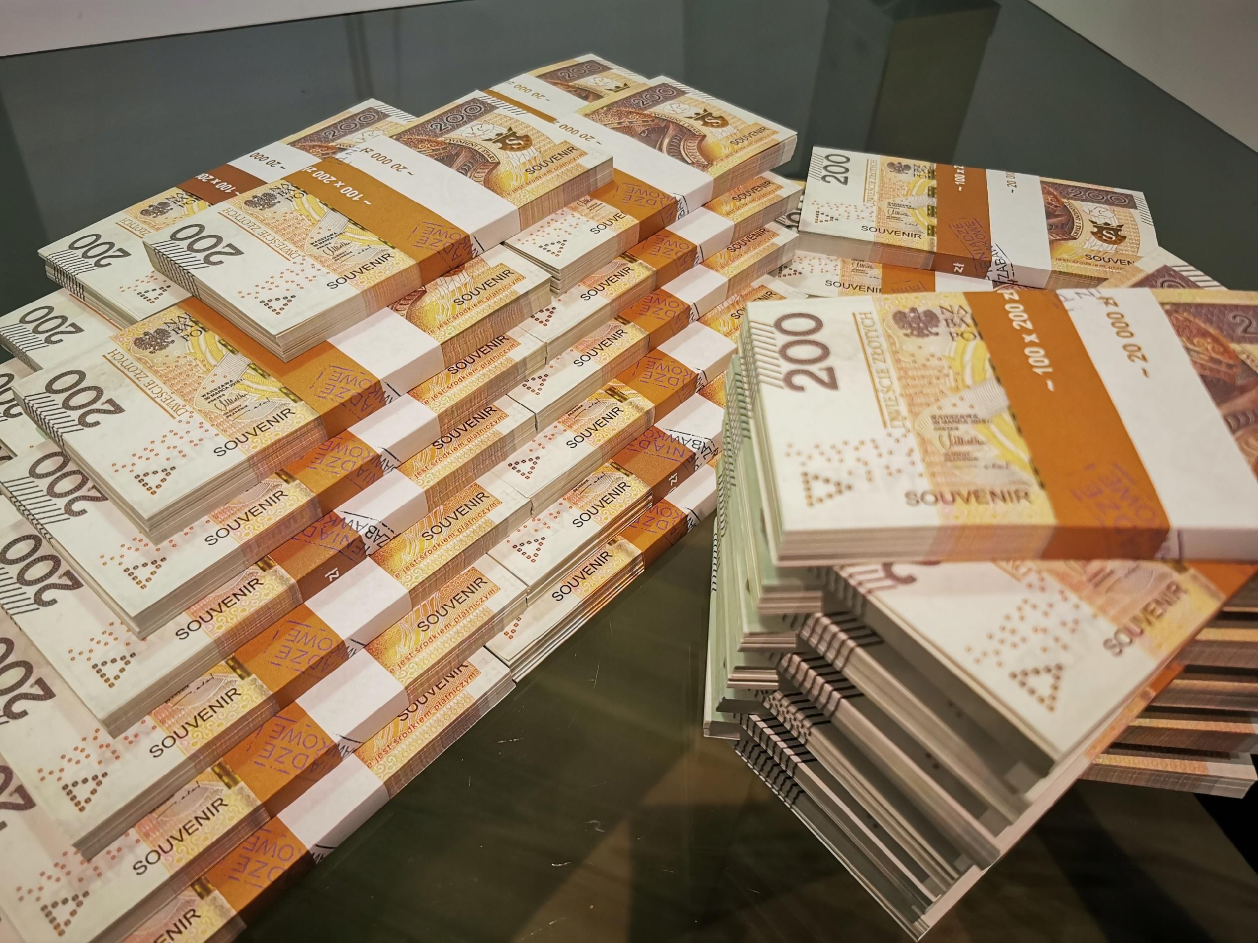200złotych banknoty do zabawy i nauki plik 10szt 6 1d8e827538b93fc7f7ef8a2b02f153d8