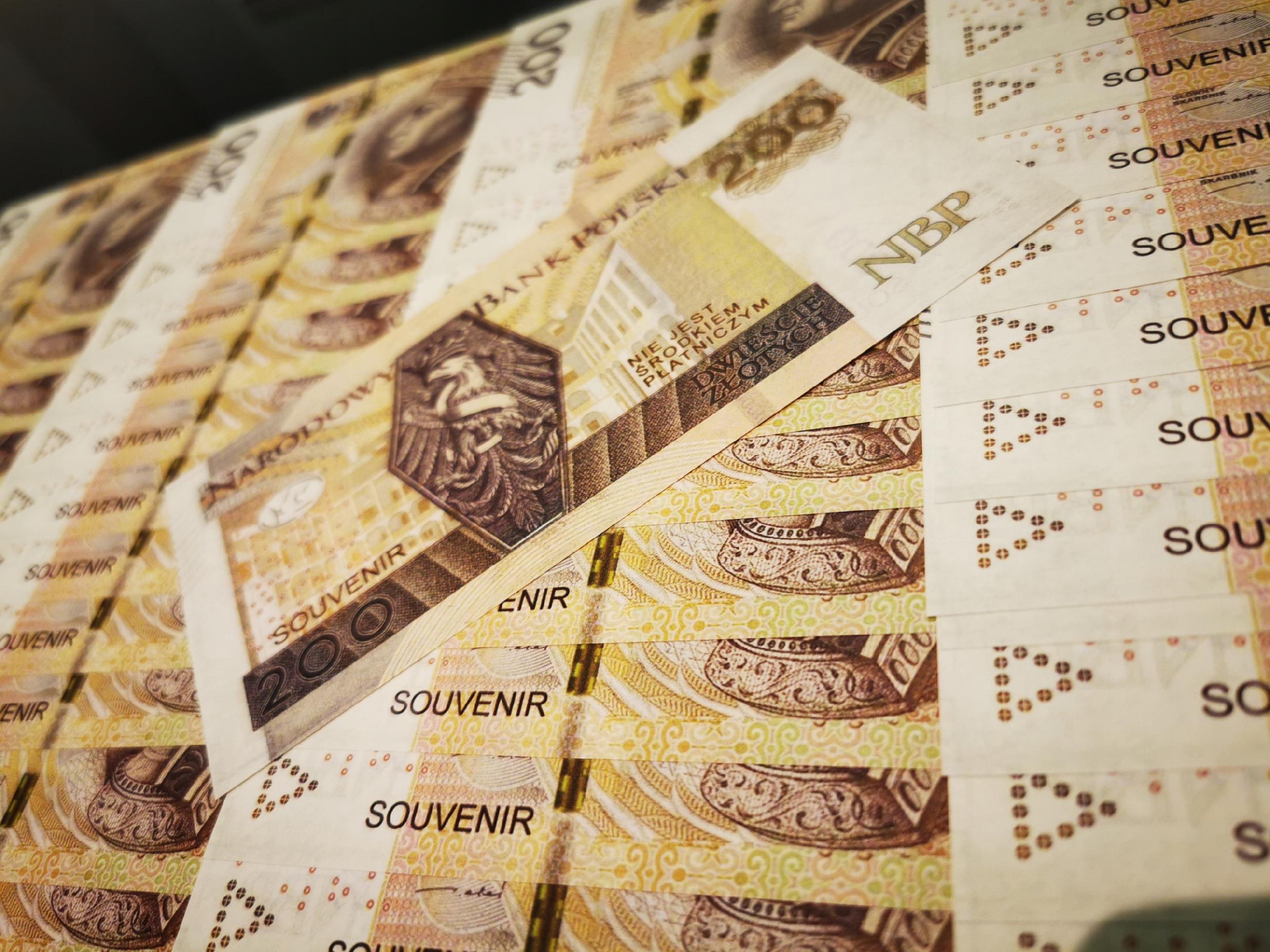 200złotych banknoty do zabawy i nauki plik 50szt 6 2de41172768aaaef7da4528a74757f24