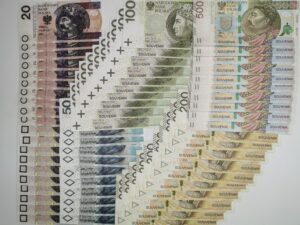 nowa strona główna 1 Repliki banknotów zestaw 10–500 zł – po 10 szt. do zabawy i nauki + GRATIS