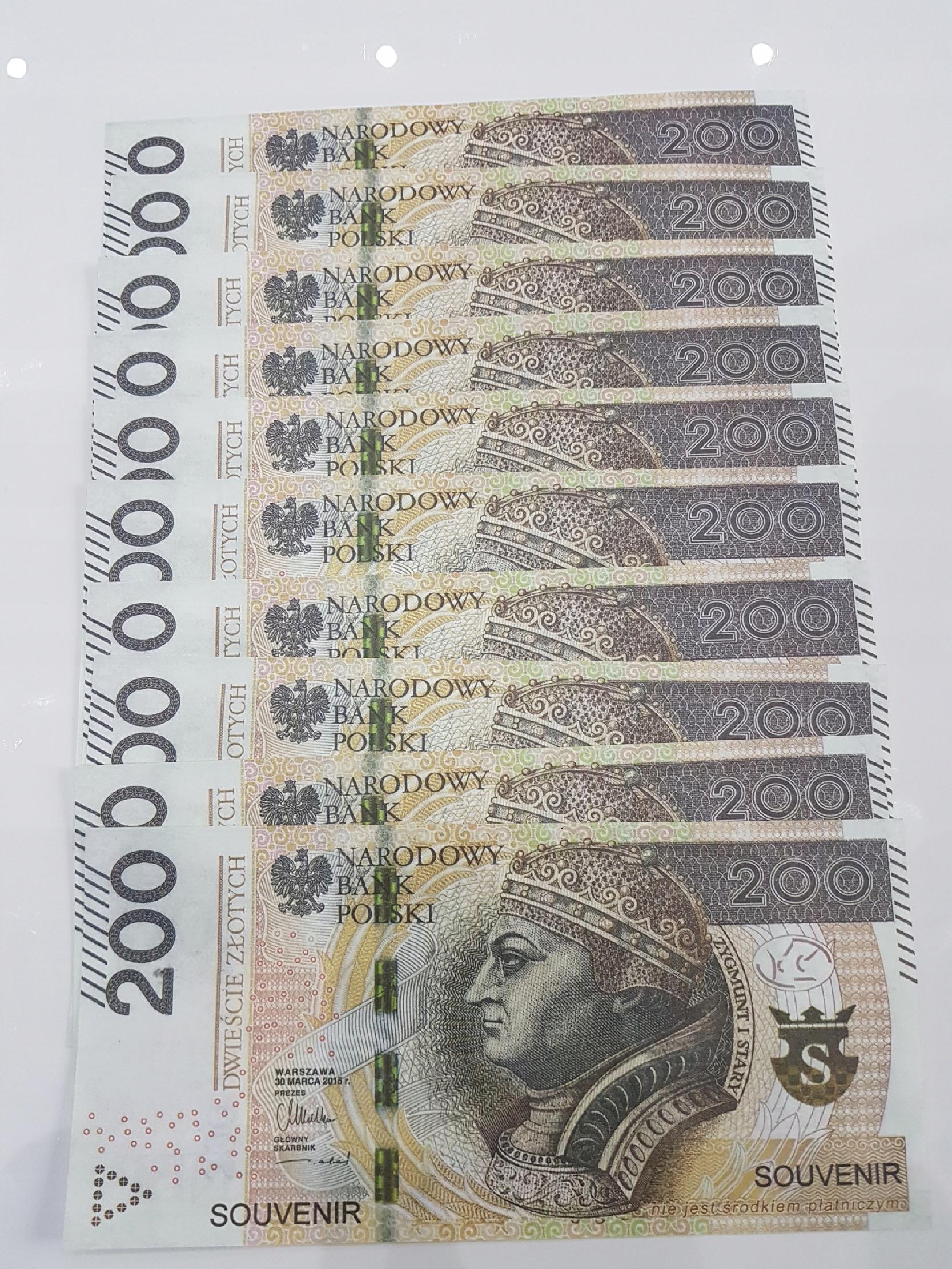 200złotych banknoty do zabawy i nauki plik 50szt 1 8a369e86d7c1718f58b79af70c3e6cc1